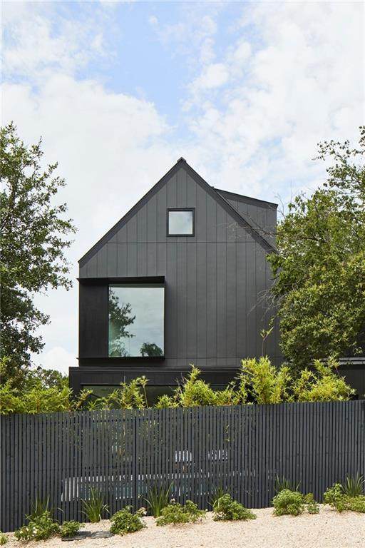 1004 Johanna St - Photo 1