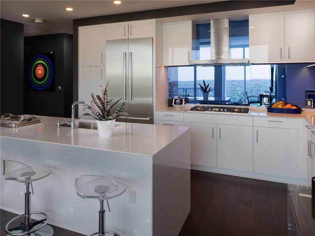 301 West Ave - Photo 1