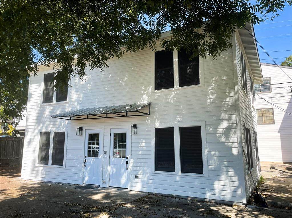 110 30th St - Photo 1