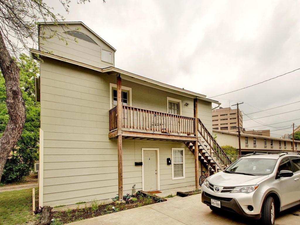 605 Elmwood Pl - Photo 1