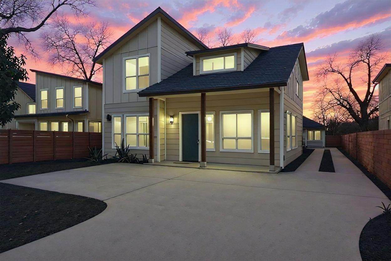 1126 Linden St - Photo 1