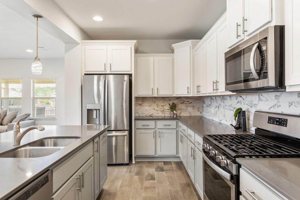 1233 Matt Ln - Photo 1
