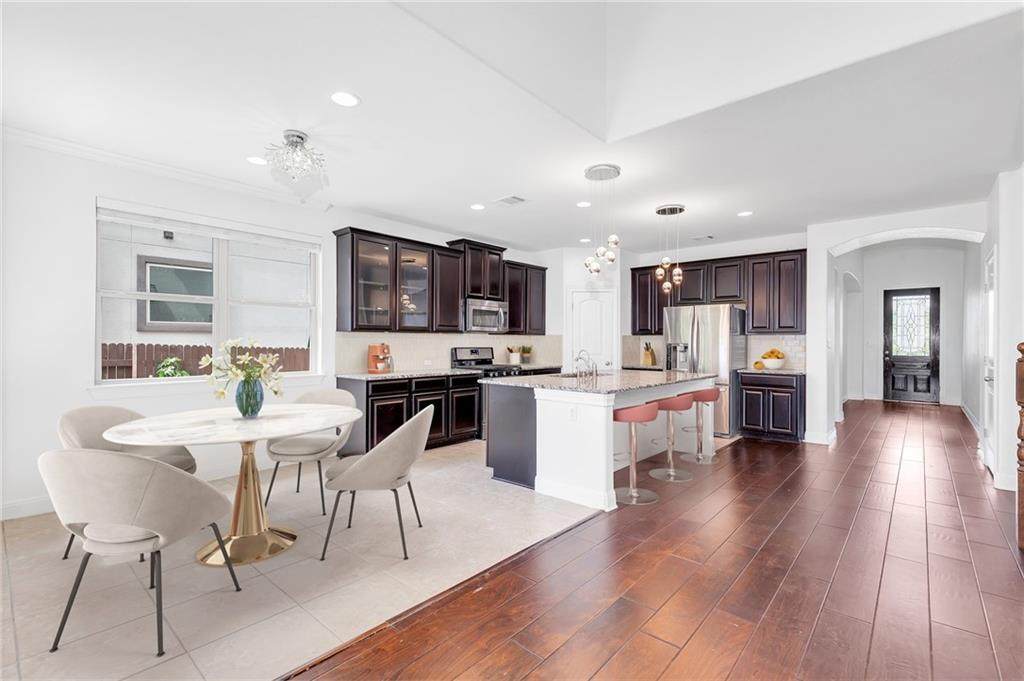 5724 Siragusa Dr - Photo 1