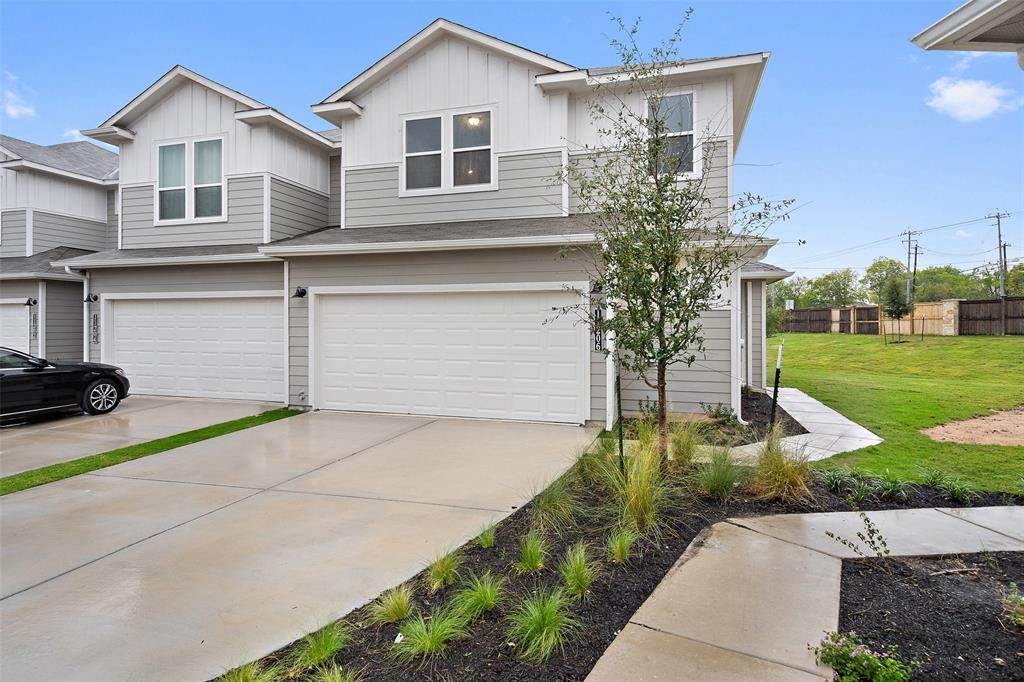 11206 Gadsen Ln - Photo 1