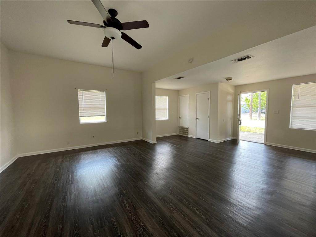 111 Avenue H St - Photo 1