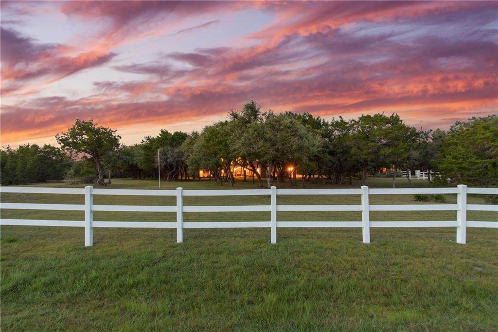 108 Twin Saddles Ln - Photo 1