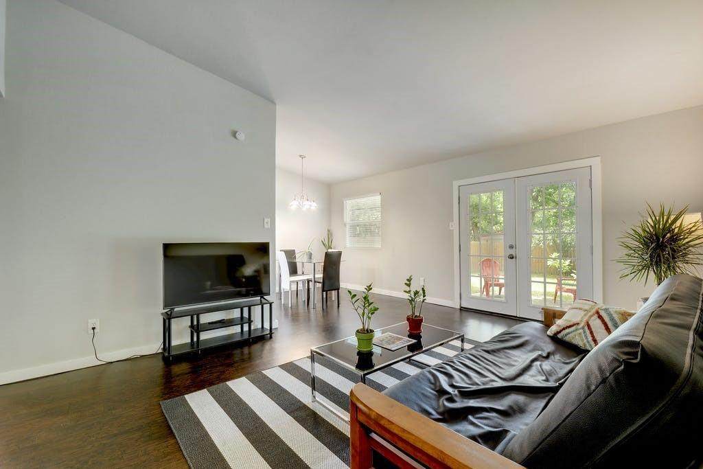 2413 Rockridge Dr - Photo 1