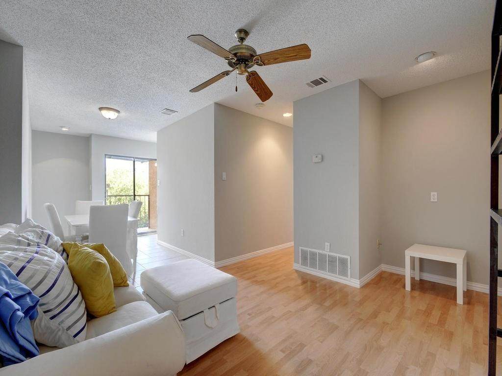 2409 Leon St - Photo 1
