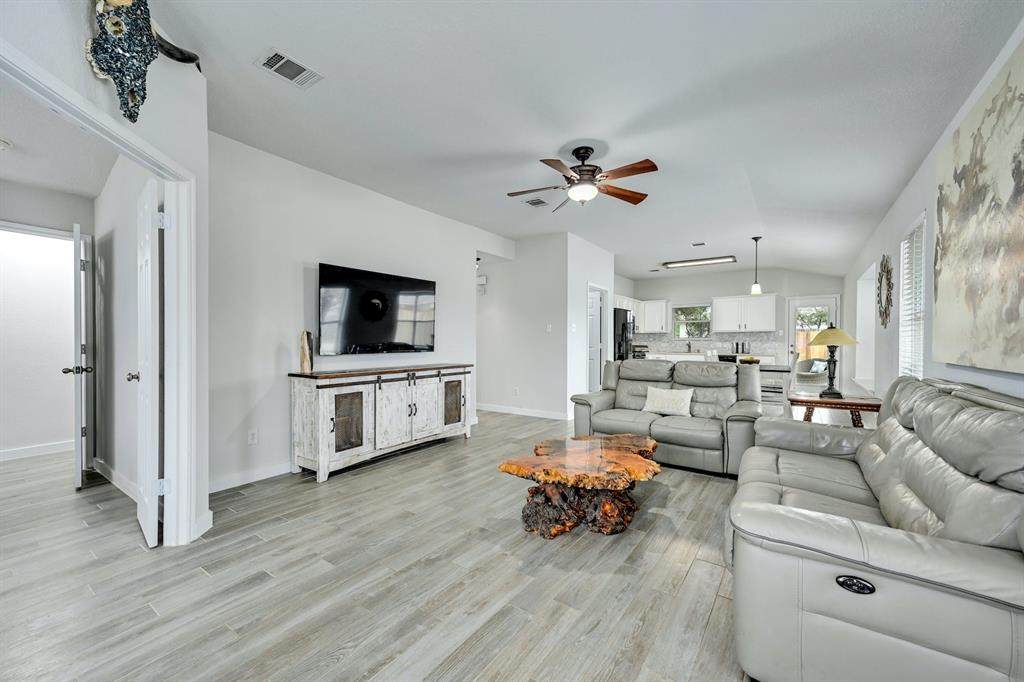 1000 Whitley Dr - Photo 1