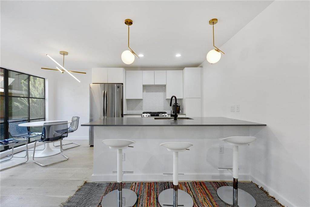 400 30th St - Photo 1