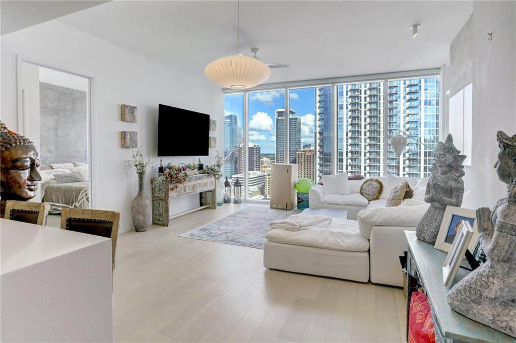 301 West Ave - Photo 1