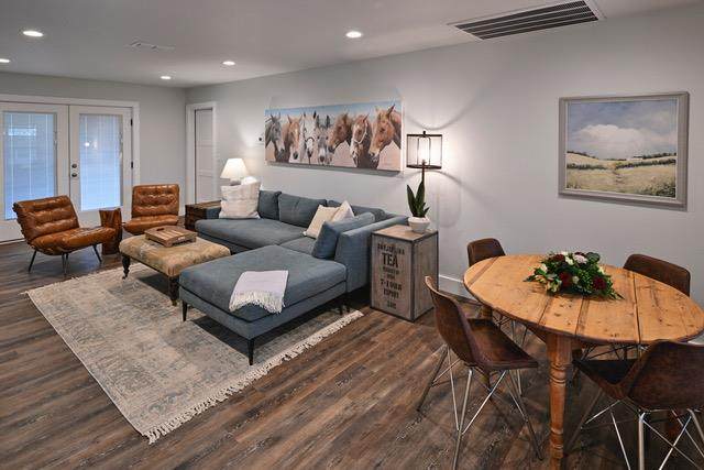 300 Bluebonnet Ln - Photo 1