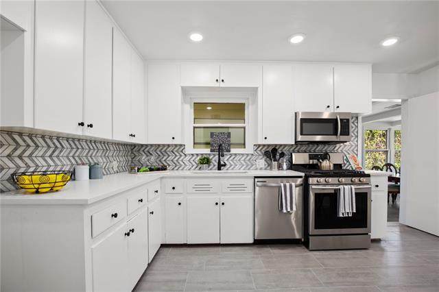 1907 Karen Ave - Photo 1