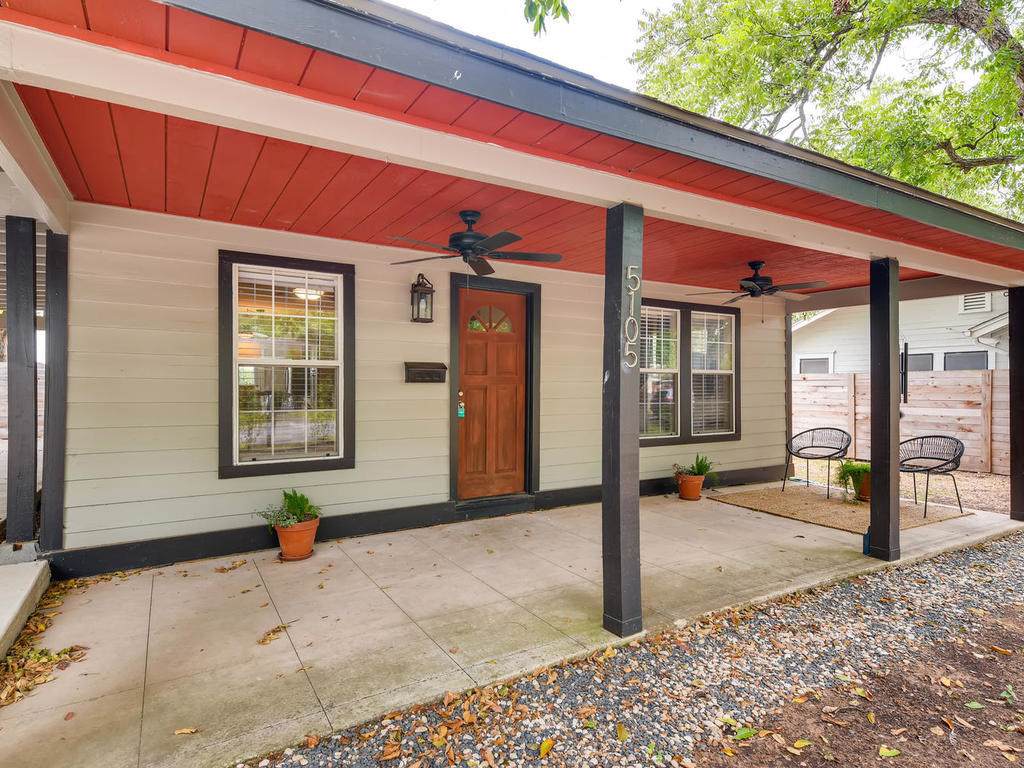 5105 Avenue H - Photo 1