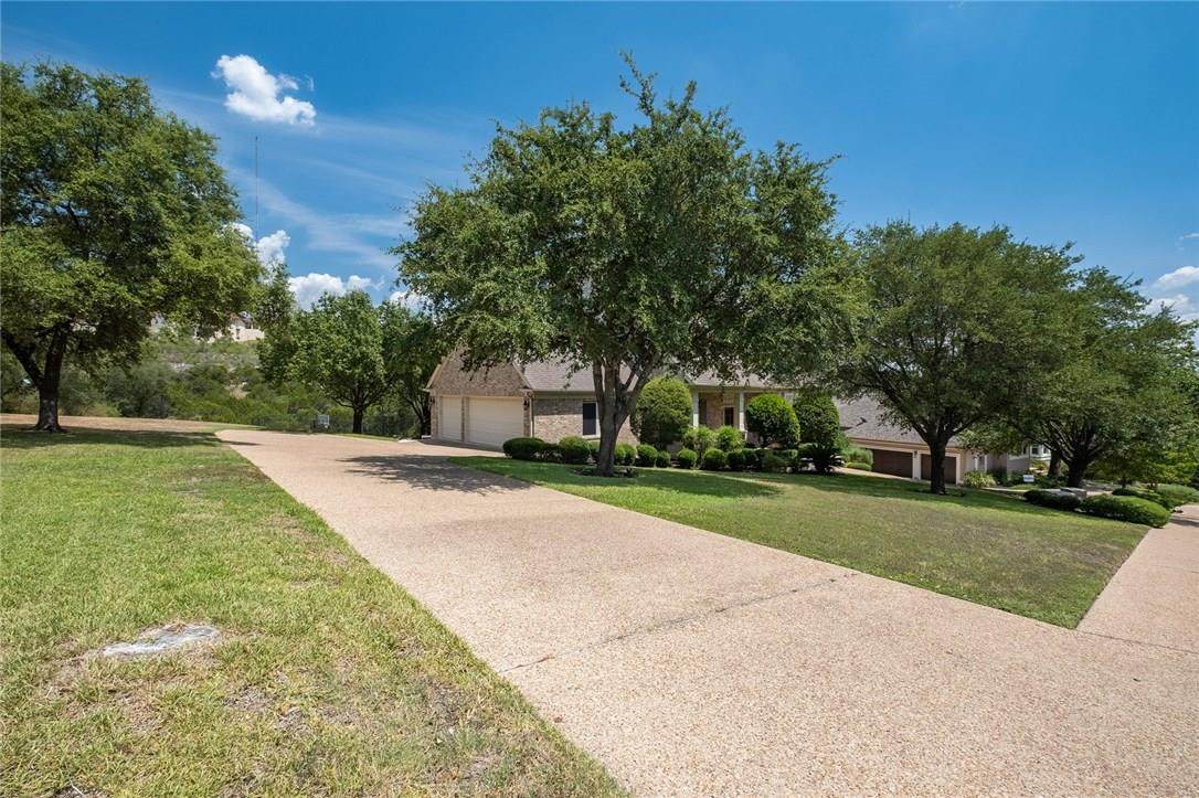 1733 Canonero Dr - Photo 1
