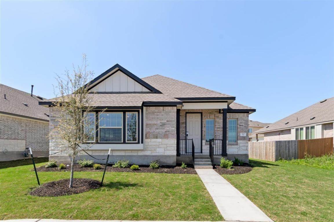 717 Paddock Ln - Photo 1