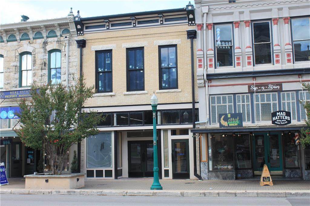 712 Austin Ave - Photo 1