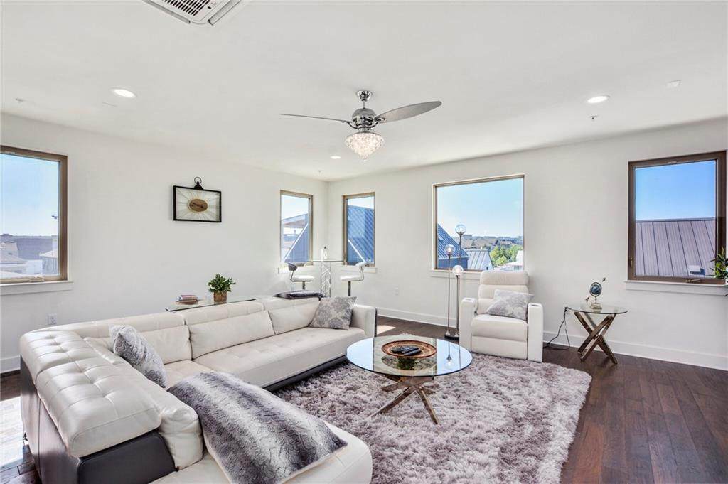 4519 Kocurek St - Photo 1