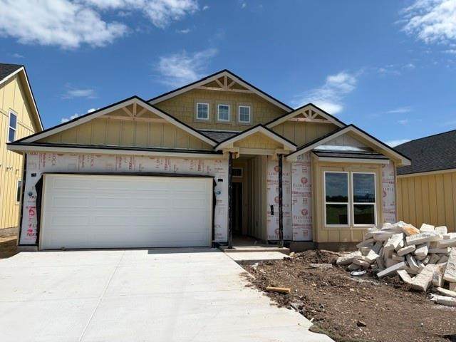 552 Gus Loop - Photo 1
