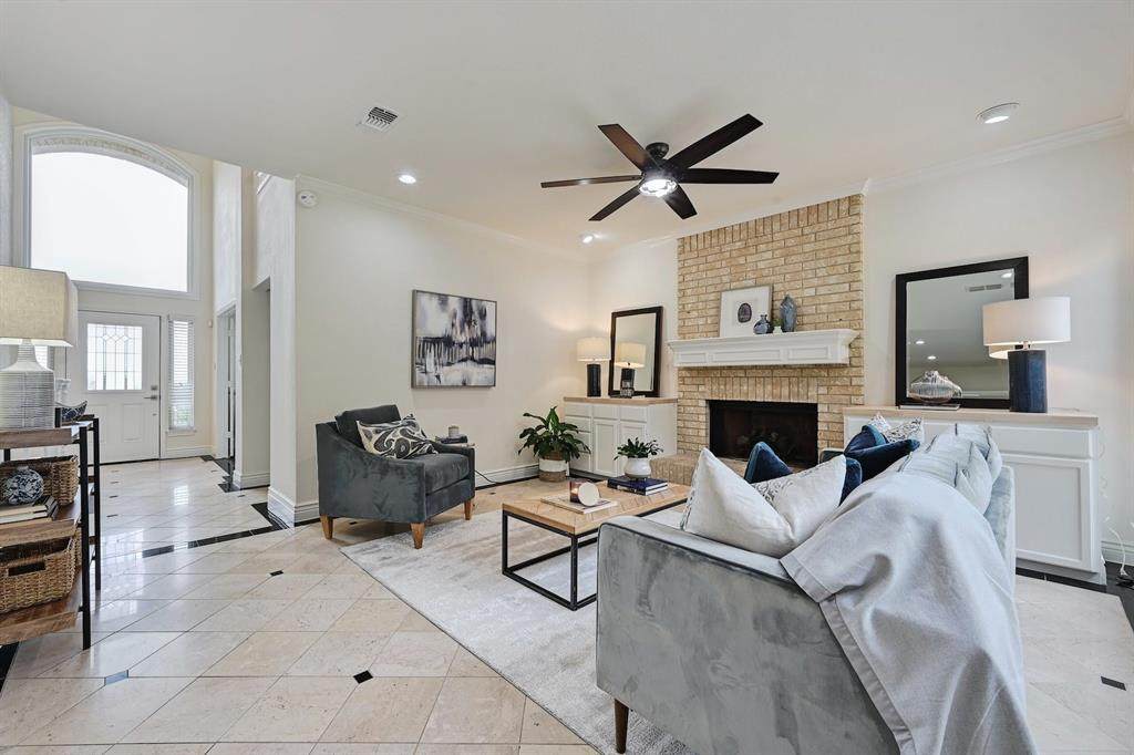 1111 Quaker Ridge Dr - Photo 1
