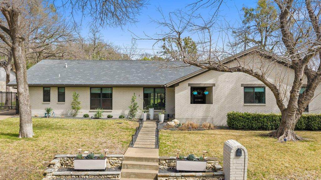 9421 Spring Hollow Dr - Photo 1