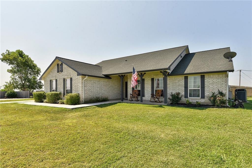 135 Comanche Cir - Photo 1