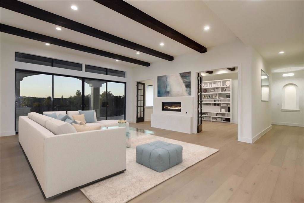 101 Edgewater Cv - Photo 1