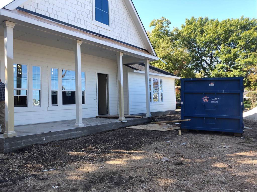 1215 Davis St - Photo 1