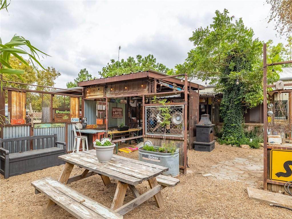 402 Magnolia - Photo 1