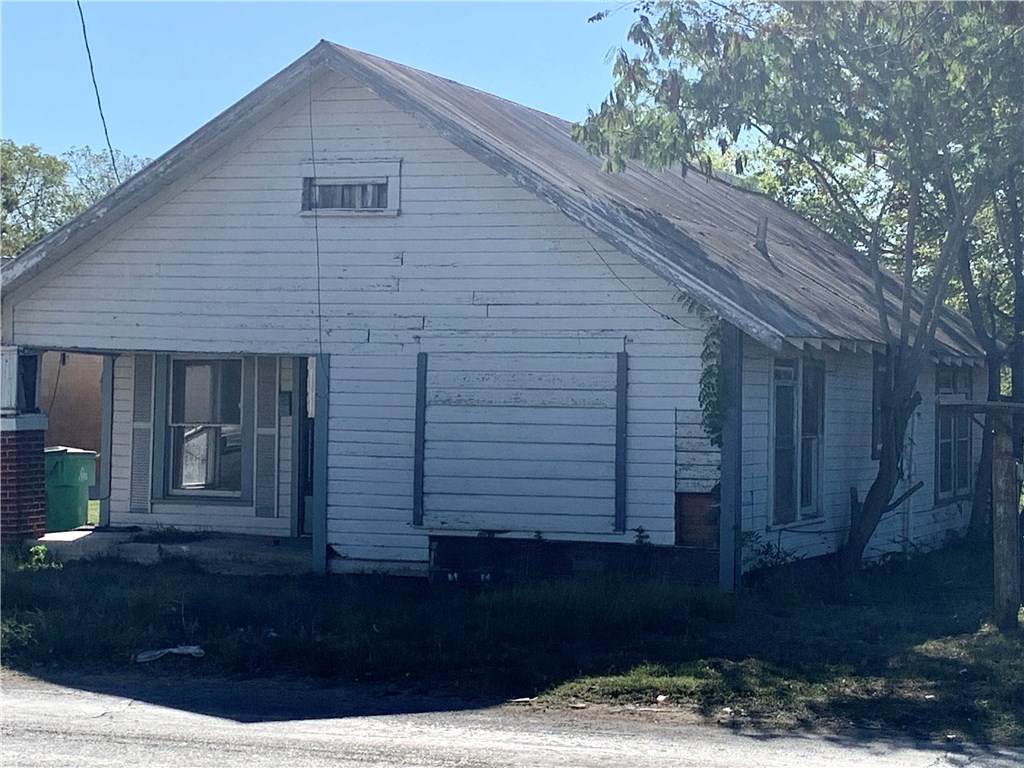524 Cameron Ave - Photo 1