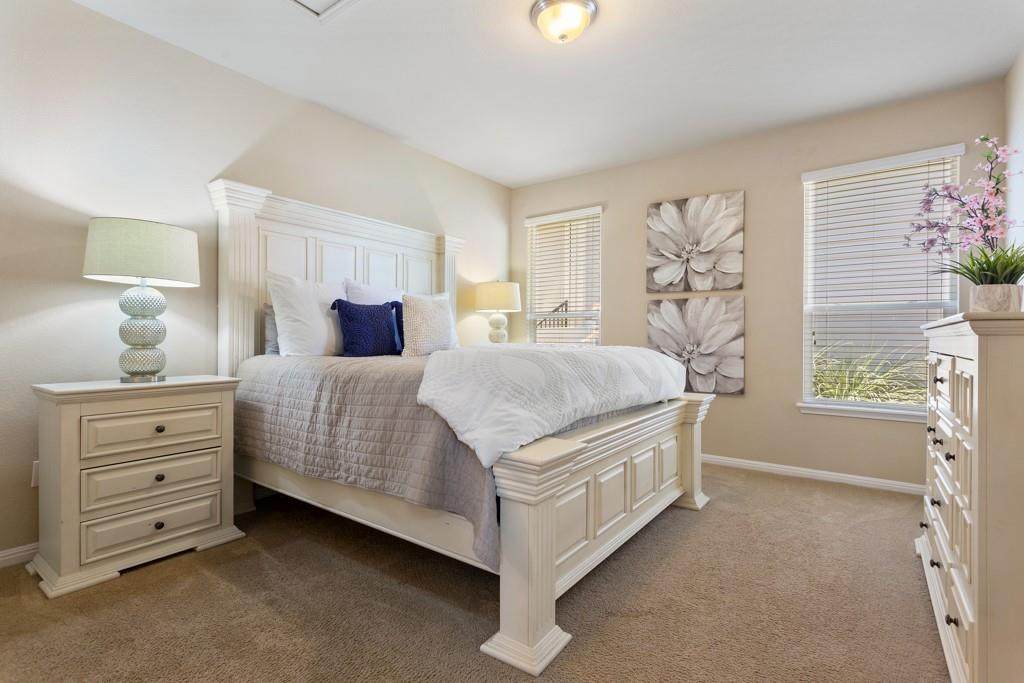 318 Crater Lake Dr - Photo 1