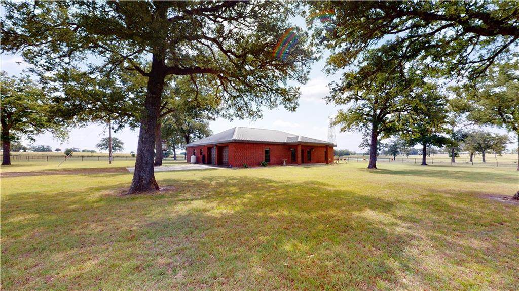 1176 Private Road 5011 - Photo 1