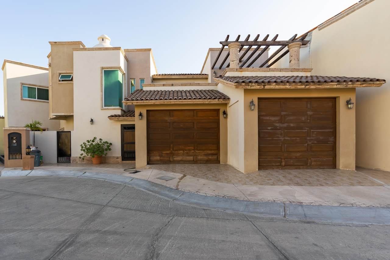 220 Boulevard Ballenas - Photo 1