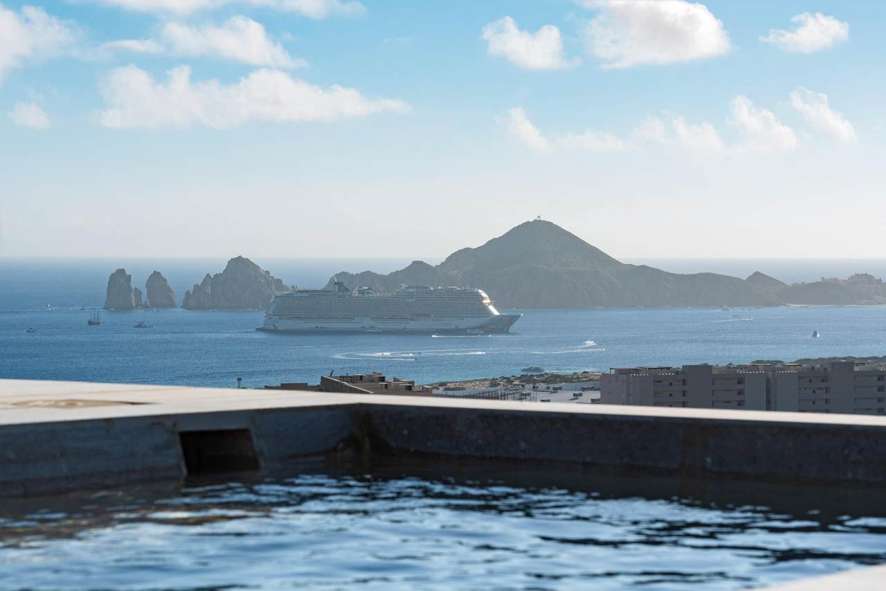  Salomon De La Cruz - Photo 1