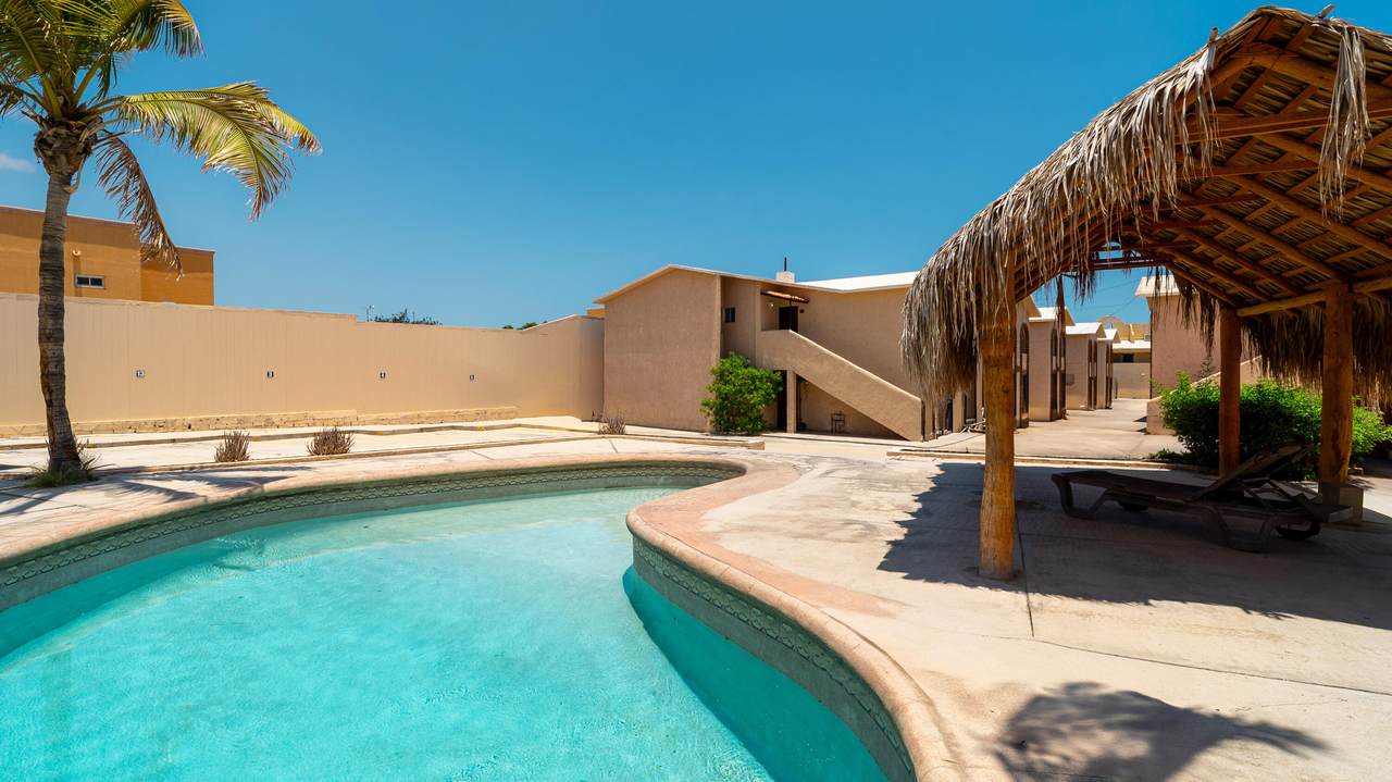  Lazaro Cardenas - Photo 1