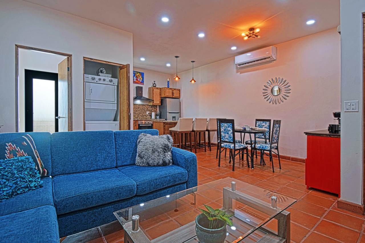  Antonio Rosales - Photo 1