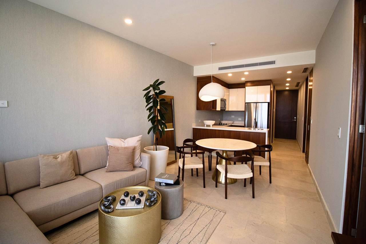 9 Crispin Cesena - Photo 1