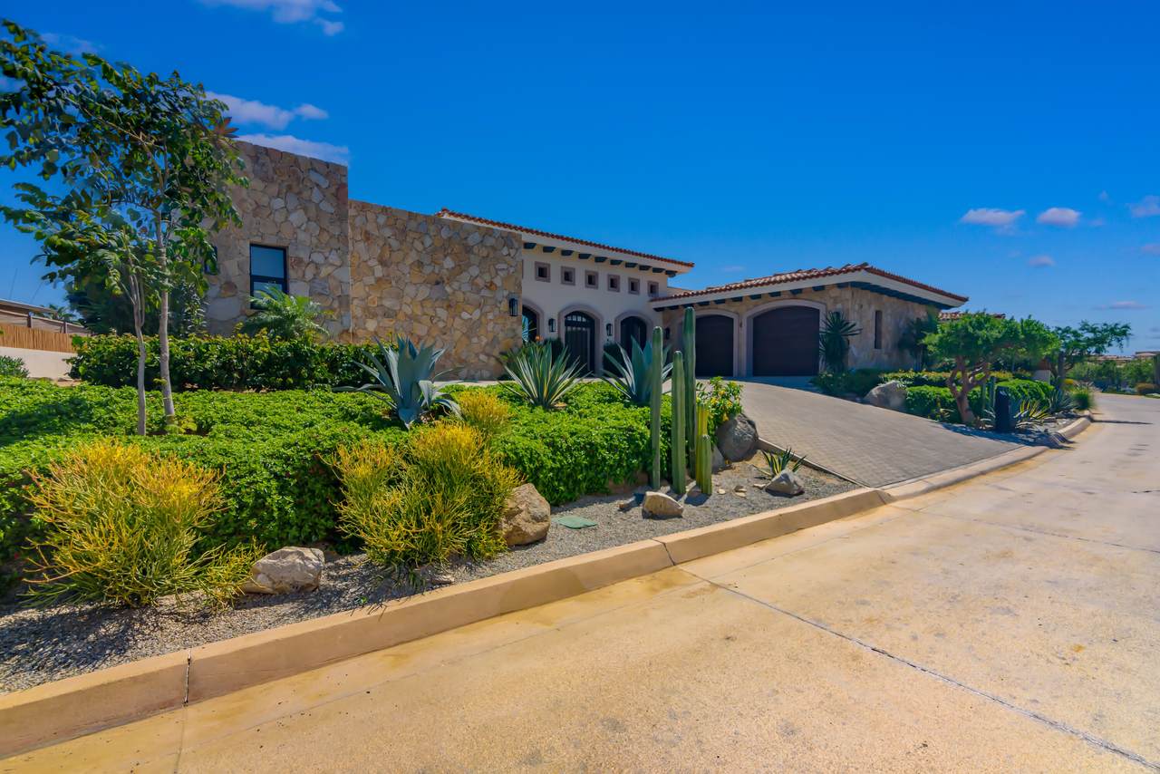  Oasis Golf Course - Photo 1