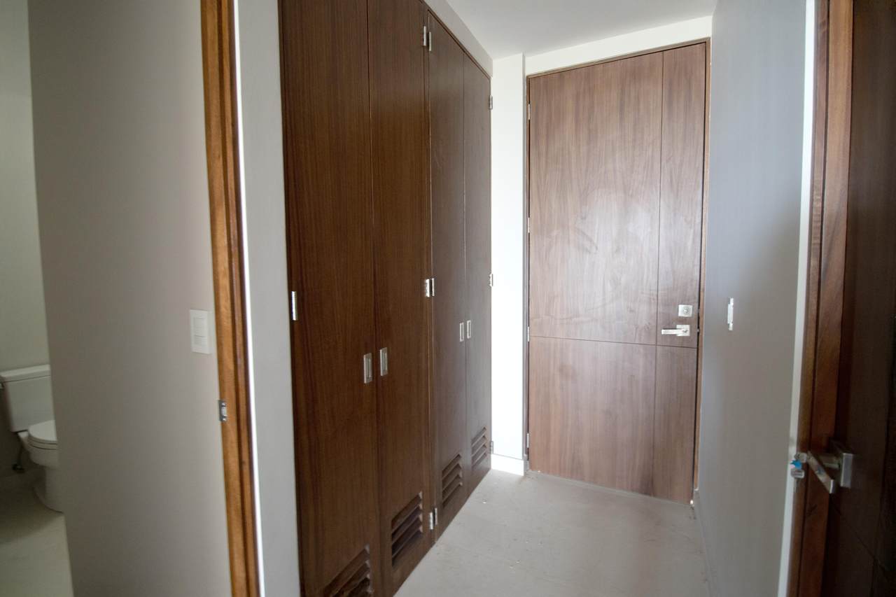 9 Crispin Cesena - Photo 1