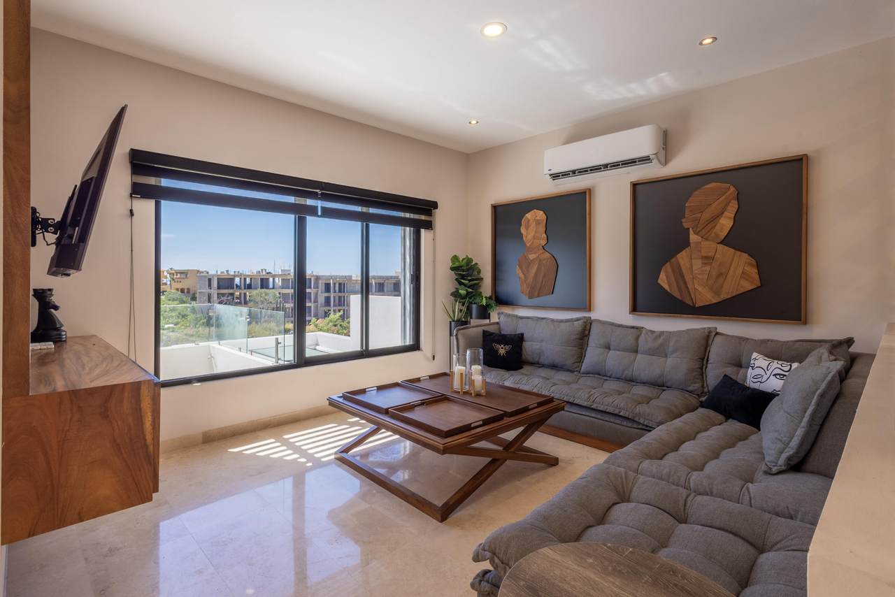  Address Not Published - Photo 1