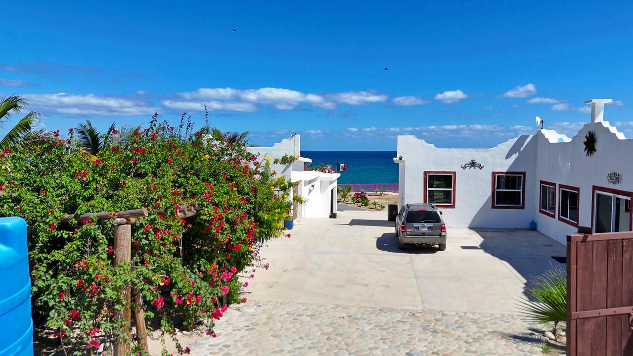  Address Not Published - Photo 1