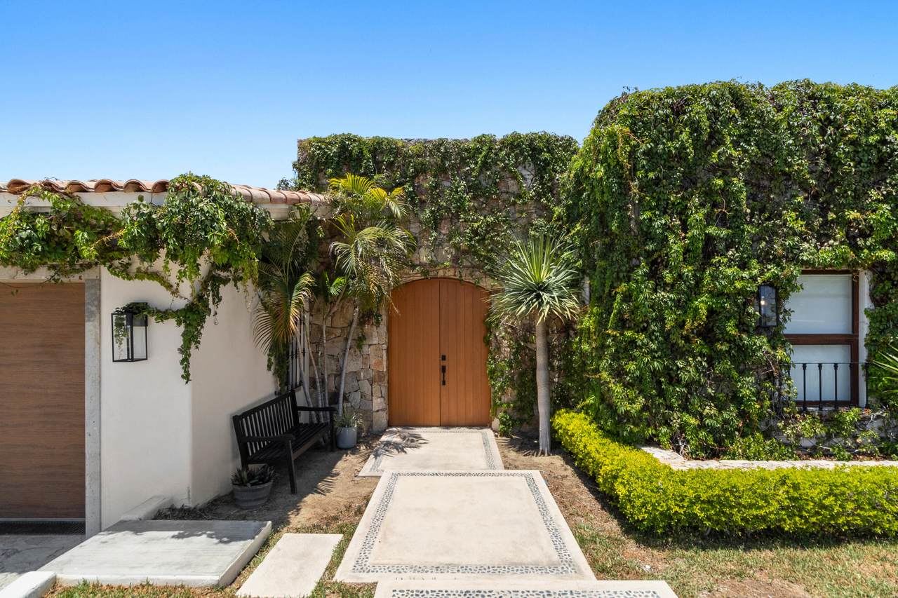  De Las Brisas - Photo 1
