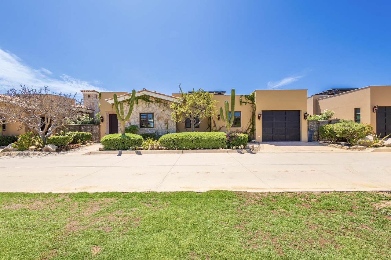  Address Not Published - Photo 1