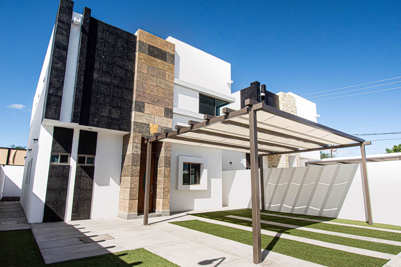 Lopez Mateos - Photo 1
