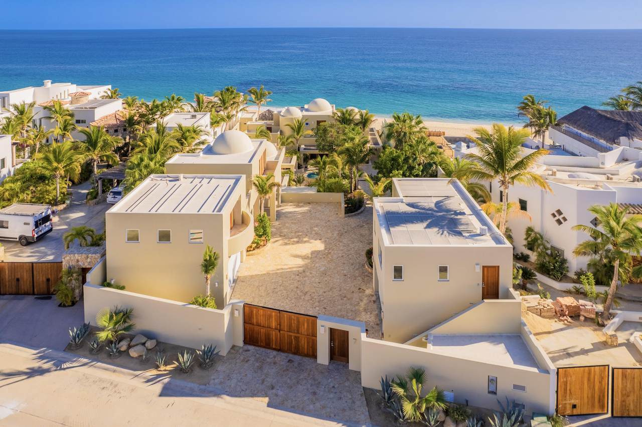  Beachfront Villa 7, La Laguna - Photo 1