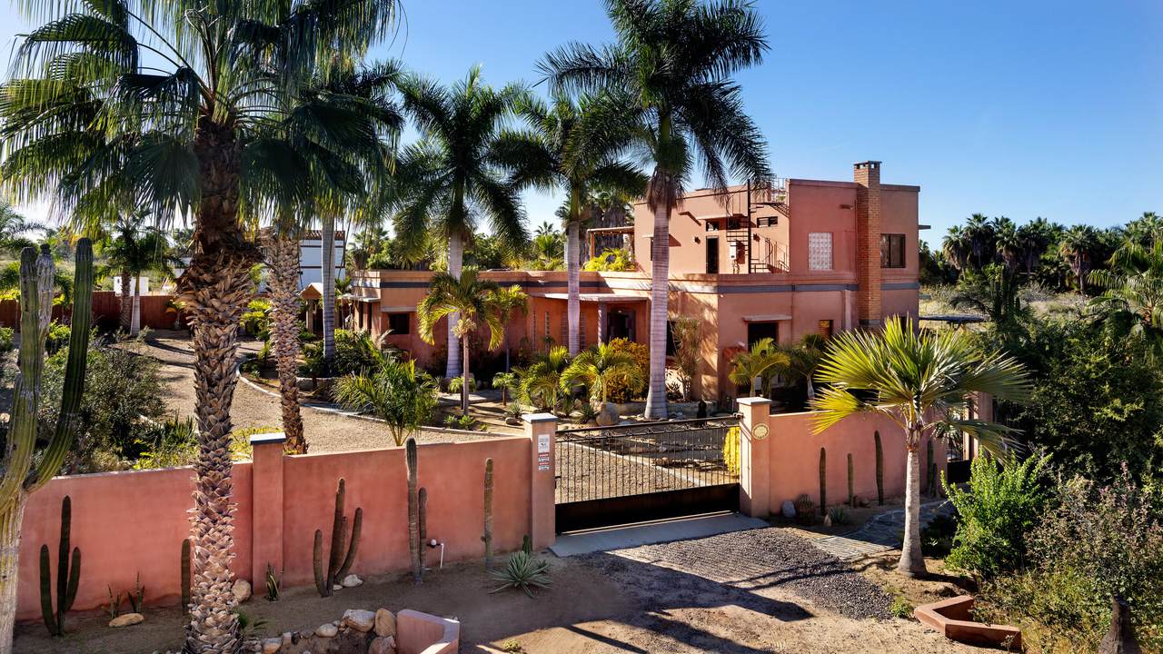  Los Jardines - Photo 1