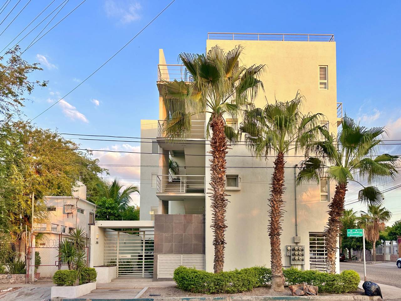  Condo San Pedrito - Photo 1