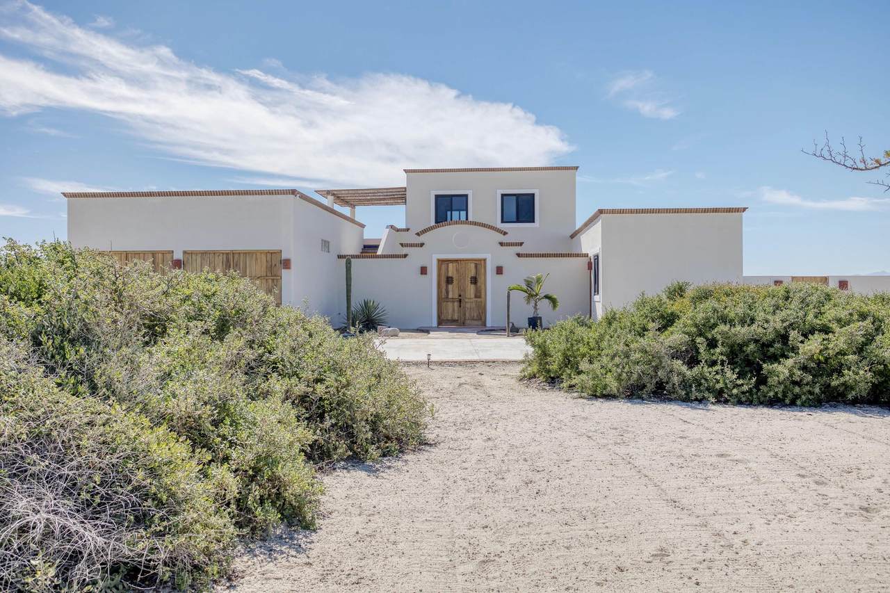  Ave. Sierra Vista - Photo 1