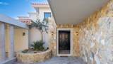Unique Investment Opportunity, Remodeled 4Bdr Villa - Photo 10