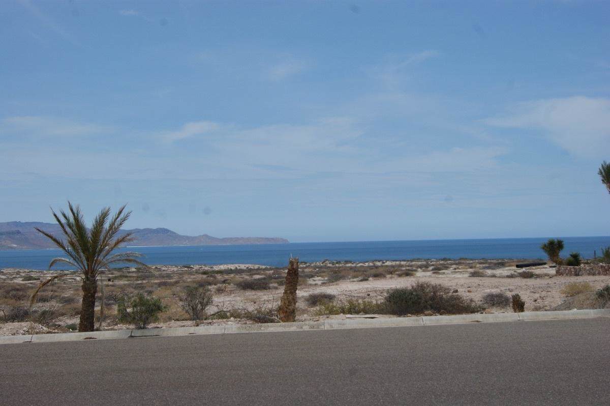 Maravia - Photo 1